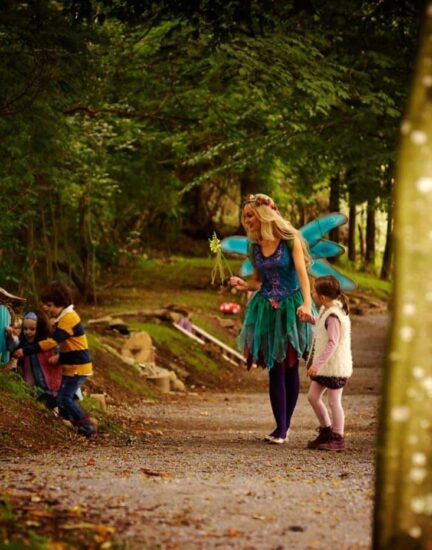tinkerbell kids knocking on door